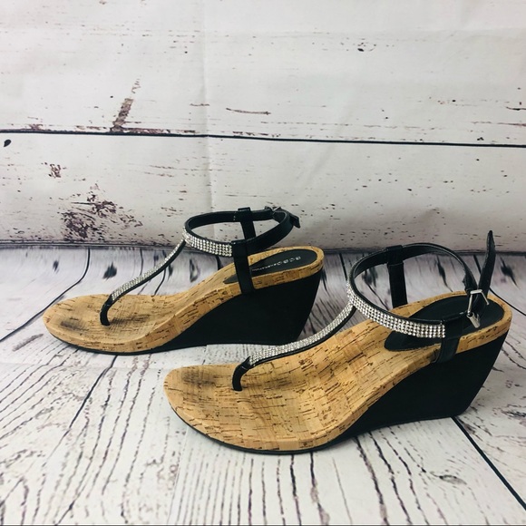 BCBGeneration Crystal T-Strap Buckle Wedge Sandals Maybel Shoes Black Cork 7.5 - Picture 4 of 9